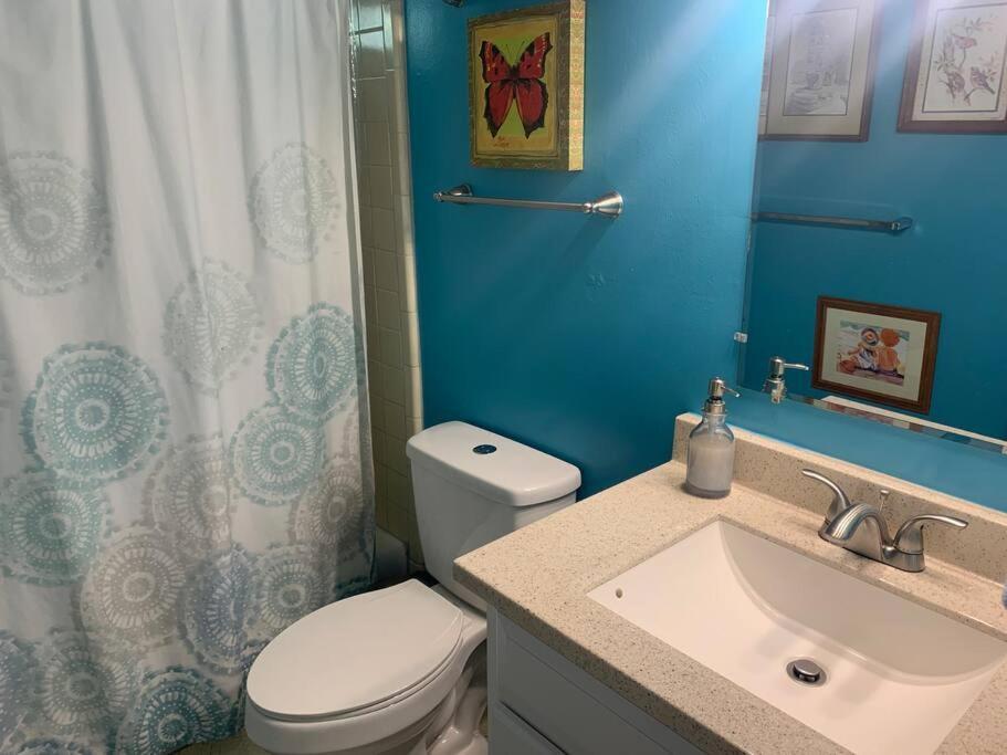 Family Friendly Downtown Home - Private Yard & Grill - Location, Location, Location! Athens Bagian luar foto